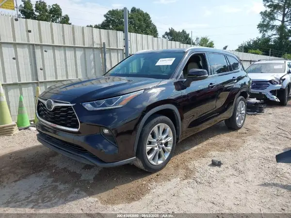 5TDYZRAH2LS004750 2020 TOYOTA HIGHLANDER - Image 2