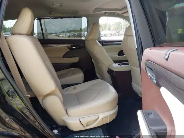 5TDYZRAH2LS004750 2020 TOYOTA HIGHLANDER - Image 8