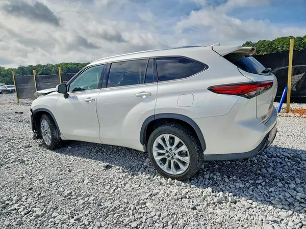 5TDYZRAH2LS005154 2020 TOYOTA HIGHLANDER - Image 2