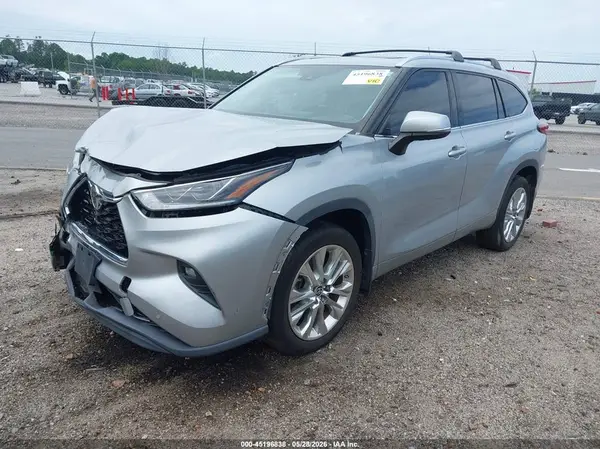 5TDYZRAH2LS022293 2020 TOYOTA HIGHLANDER - Image 2
