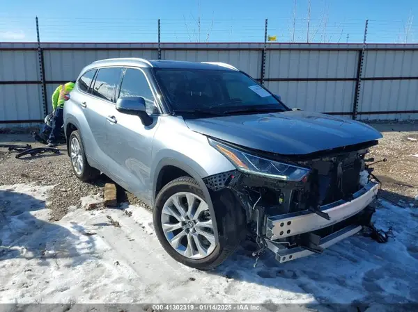 5TDYZRAH2MS035935 2021 TOYOTA HIGHLANDER - Image 1