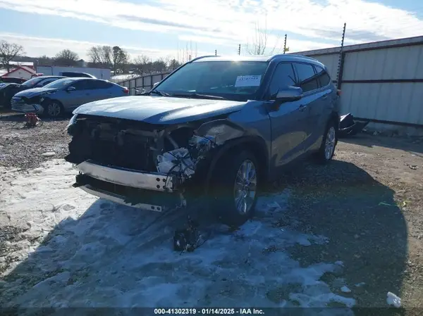 5TDYZRAH2MS035935 2021 TOYOTA HIGHLANDER - Image 2