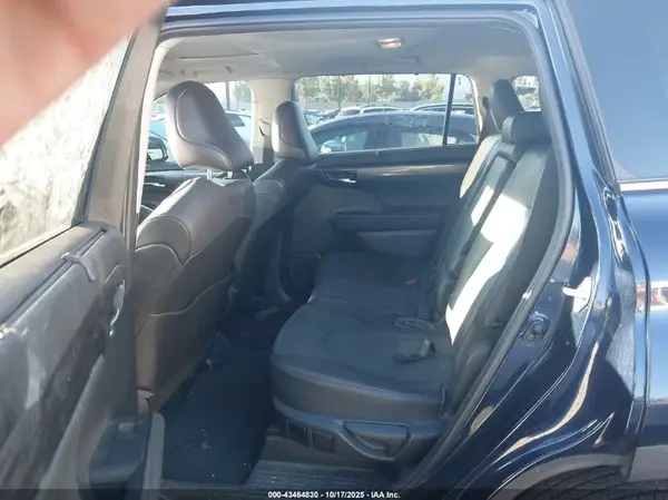 5TDYZRAH2MS058471 2021 TOYOTA HIGHLANDER - Image 8