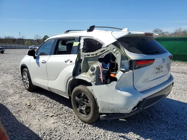 5TDYZRAH2MS516350 2021 TOYOTA HIGHLANDER - Image 2