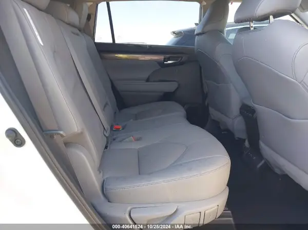5TDYZRAH2MS529292 2021 TOYOTA HIGHLANDER - Image 8