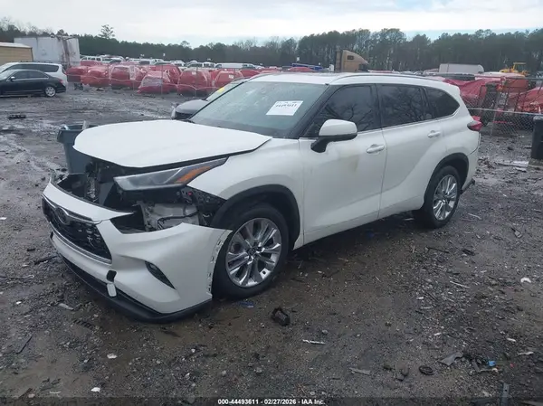 5TDYZRAH2MS530538 2021 TOYOTA HIGHLANDER - Image 2