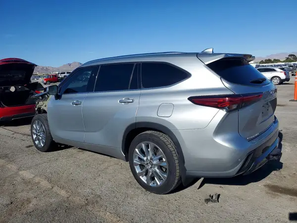 5TDYZRAH2MS534590 2021 TOYOTA HIGHLANDER - Image 2
