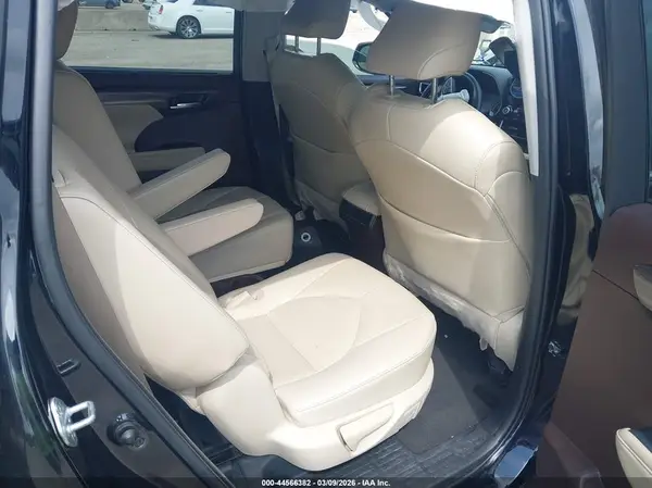 5TDYZRAH2NS094145 2022 TOYOTA HIGHLANDER - Image 8