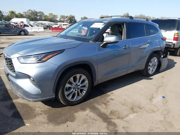 5TDYZRAH2NS126303 2022 TOYOTA HIGHLANDER - Image 2