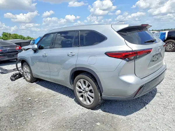 5TDYZRAH2NS542173 2022 TOYOTA HIGHLANDER - Image 2