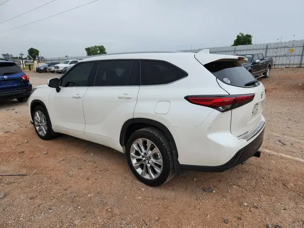 5TDYZRAH3LS000755 2020 TOYOTA HIGHLANDER - Image 2