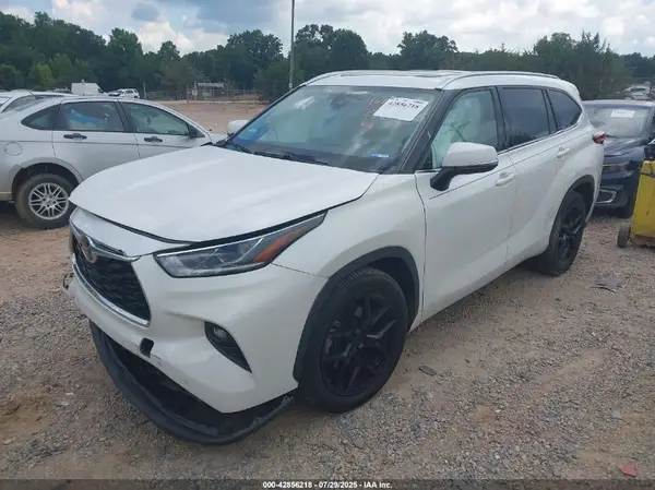 5TDYZRAH3LS005373 2020 TOYOTA HIGHLANDER - Image 2