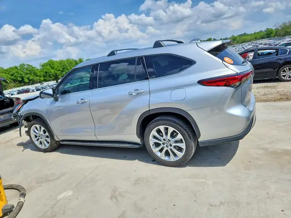 5TDYZRAH3LS016437 2020 TOYOTA HIGHLANDER - Image 2