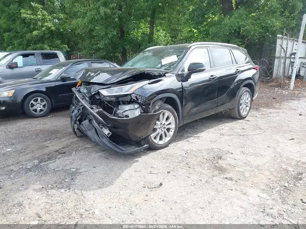 5TDYZRAH3MS519094 2021 TOYOTA HIGHLANDER - Image 2