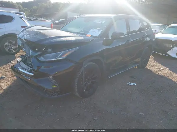 5TDYZRAH3MS526143 2021 TOYOTA HIGHLANDER - Image 2