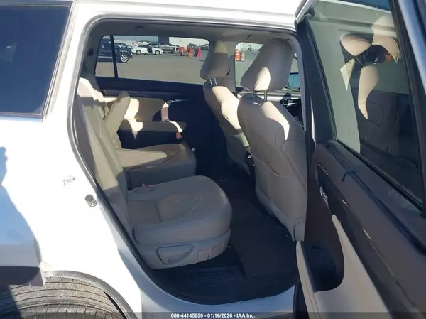 5TDYZRAH3MS532976 2021 TOYOTA HIGHLANDER - Image 8