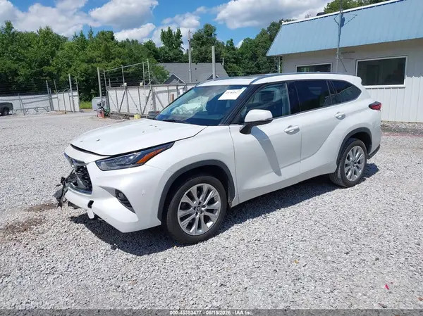 5TDYZRAH3NS539444 2022 TOYOTA HIGHLANDER - Image 2