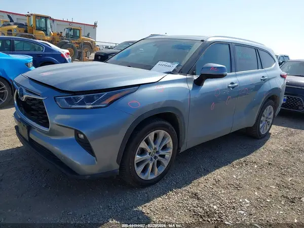 5TDYZRAH4LS012574 2020 TOYOTA HIGHLANDER - Image 2