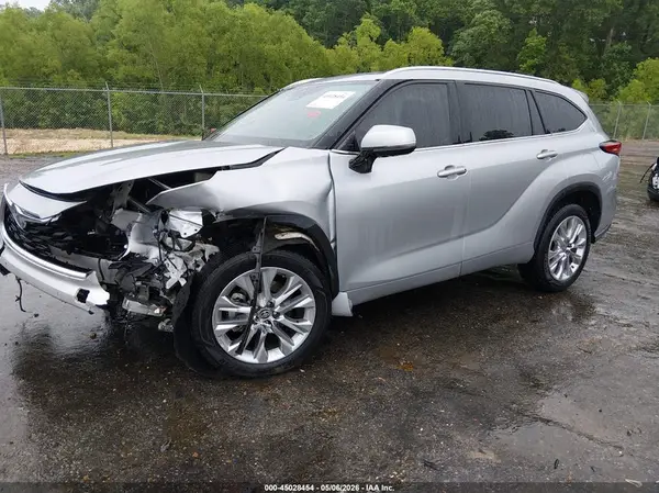 5TDYZRAH4LS020898 2020 TOYOTA HIGHLANDER - Image 2