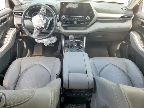 5TDYZRAH4LS025695 2025 TOYOTA HIGHLANDER - Image 8