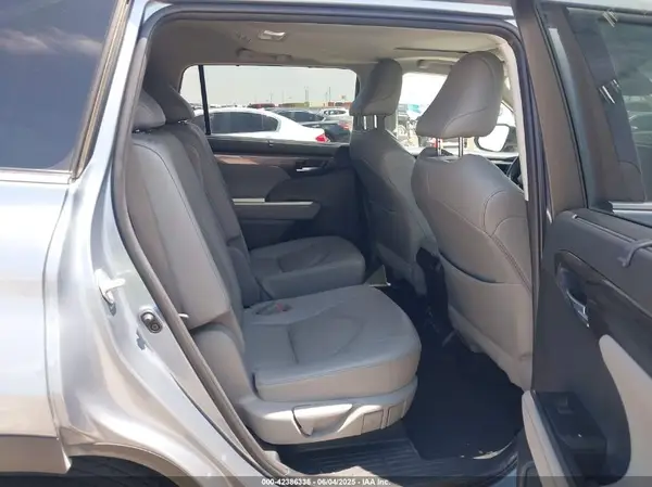 5TDYZRAH4LS030122 2020 TOYOTA HIGHLANDER - Image 8