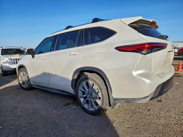 5TDYZRAH4MS054549 2021 TOYOTA HIGHLANDER - Image 2