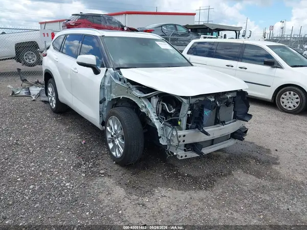 5TDYZRAH4MS527558 2021 TOYOTA HIGHLANDER - Image 1