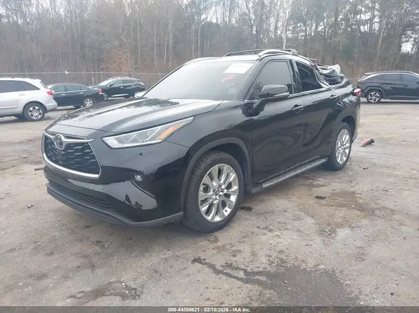 5TDYZRAH4NS549027 2022 TOYOTA HIGHLANDER - Image 2
