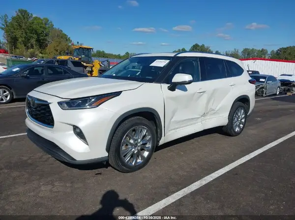 5TDYZRAH5LS019484 2020 TOYOTA HIGHLANDER - Image 2