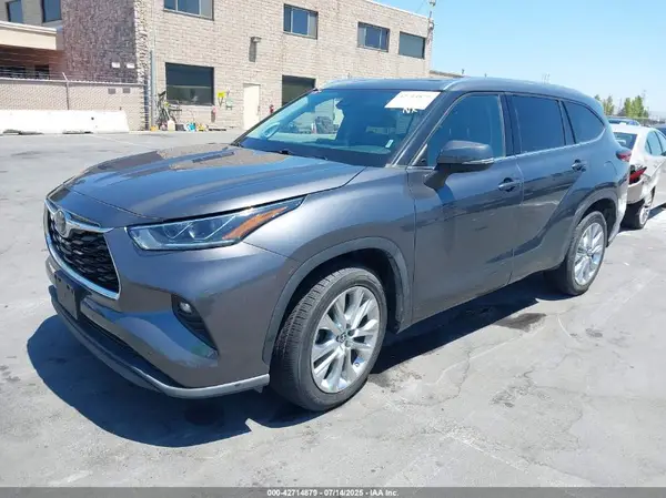 5TDYZRAH5MS057766 2021 TOYOTA HIGHLANDER - Image 2