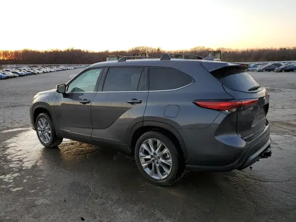 5TDYZRAH5MS515659 2021 TOYOTA HIGHLANDER - Image 2