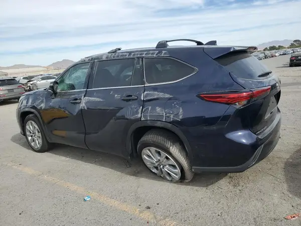 5TDYZRAH5NS129549 2022 TOYOTA HIGHLANDER - Image 2