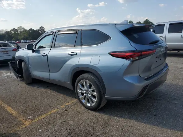 5TDYZRAH5NS138624 2022 TOYOTA HIGHLANDER - Image 2