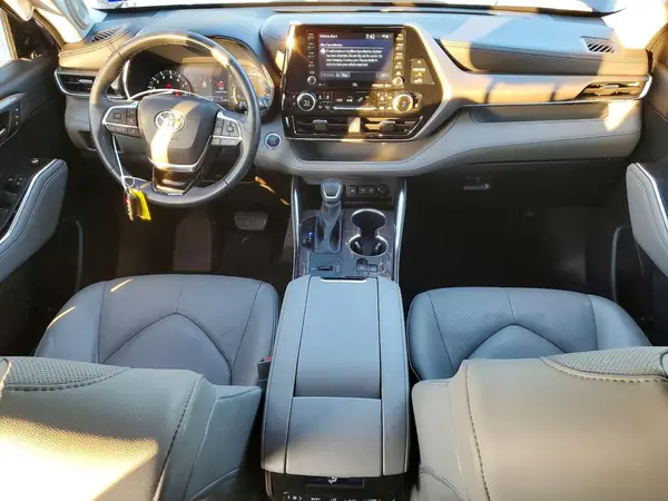 5TDYZRAH6LS025729 2020 TOYOTA HIGHLANDER - Image 8
