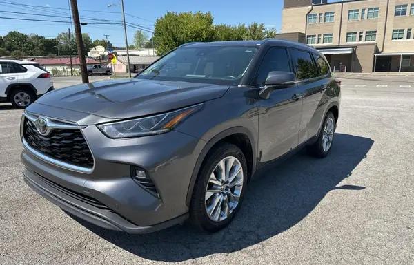 5TDYZRAH6MS040815 2021 TOYOTA HIGHLANDER - Image 2