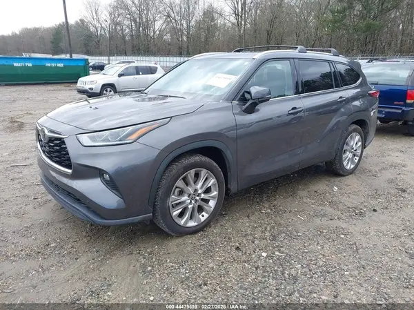 5TDYZRAH6MS527139 2021 TOYOTA HIGHLANDER - Image 2