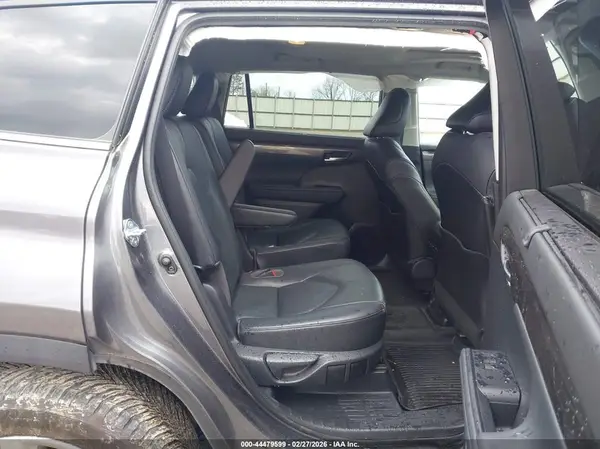 5TDYZRAH6MS527139 2021 TOYOTA HIGHLANDER - Image 8