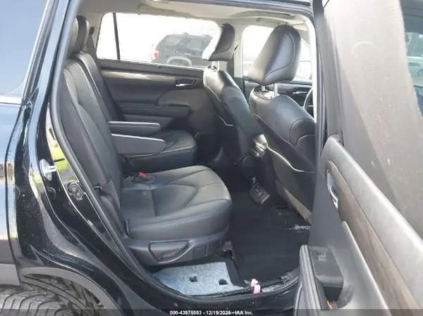5TDYZRAH6NS143069 2022 TOYOTA HIGHLANDER - Image 8