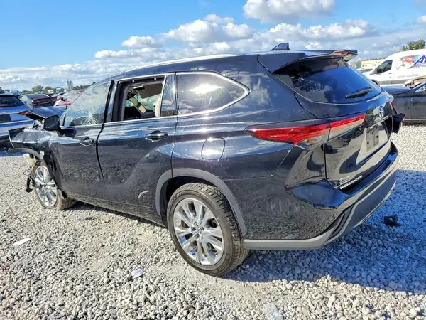 5TDYZRAH6NS546694 2022 TOYOTA HIGHLANDER - Image 2