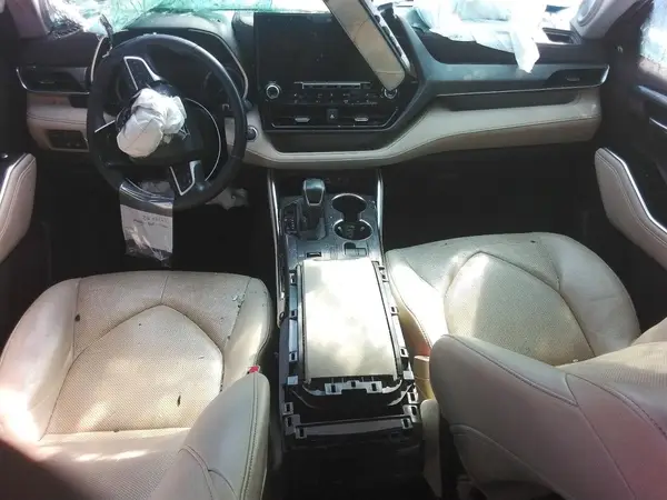 5TDYZRAH6NS546694 2022 TOYOTA HIGHLANDER - Image 8