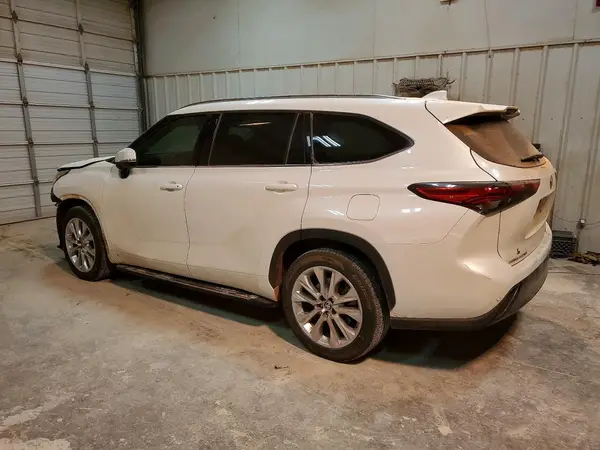 5TDYZRAH7LS001357 2020 TOYOTA HIGHLANDER - Image 2