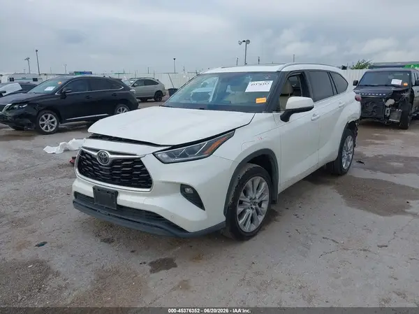 5TDYZRAH7LS027876 2020 TOYOTA HIGHLANDER - Image 2