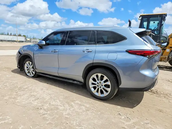 5TDYZRAH7MS037065 2021 TOYOTA HIGHLANDER - Image 2