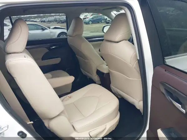 5TDYZRAH7MS053296 2021 TOYOTA HIGHLANDER - Image 8