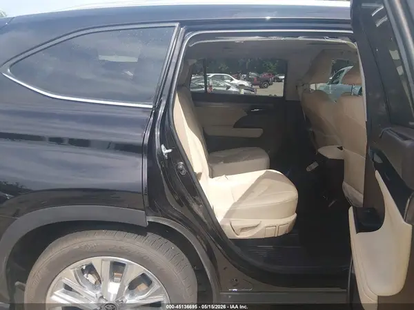 5TDYZRAH7MS062533 2021 TOYOTA HIGHLANDER - Image 8