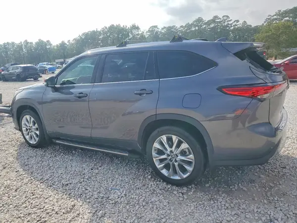 5TDYZRAH7MS068123 2021 TOYOTA HIGHLANDER - Image 2