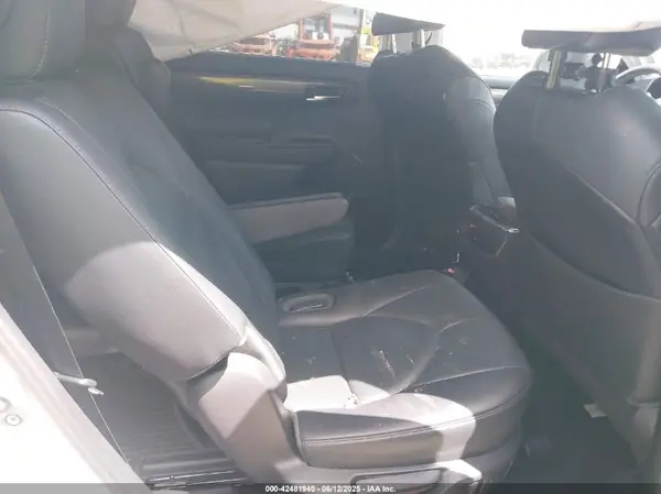 5TDYZRAH7MS530051 2021 TOYOTA HIGHLANDER - Image 8