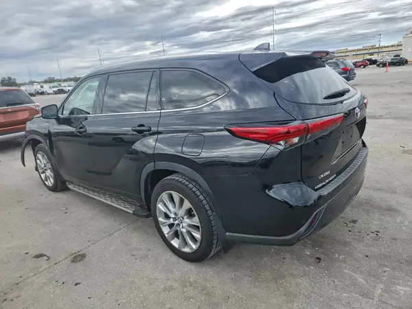5TDYZRAH7NS116706 2022 TOYOTA HIGHLANDER - Image 2