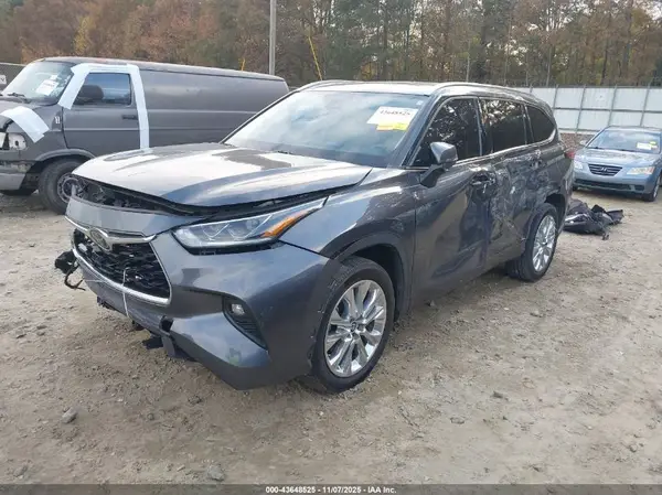 5TDYZRAH8LS016224 2020 TOYOTA HIGHLANDER - Image 2
