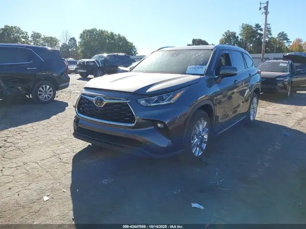 5TDYZRAH8LS018040 2020 TOYOTA HIGHLANDER - Image 2